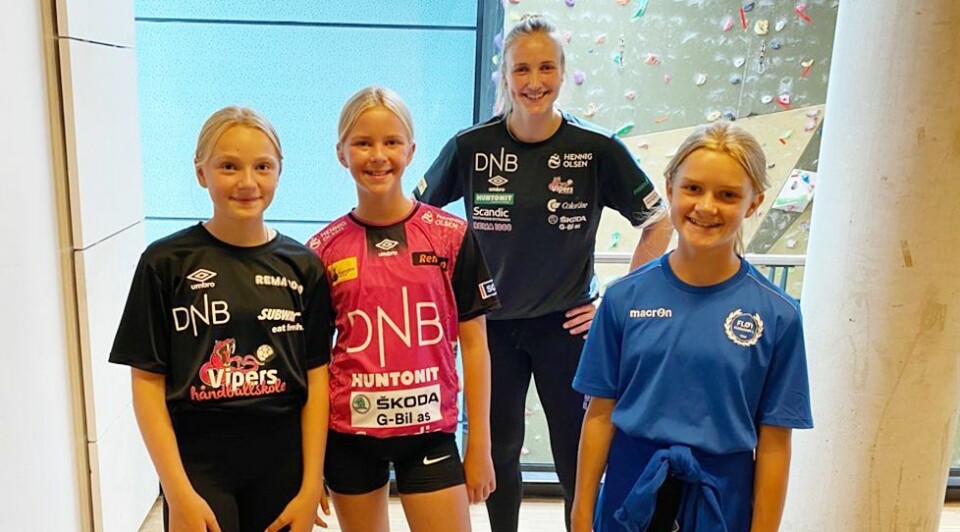 Flekkerøy-jenter storkoste seg på «Vipers Håndballskole»
