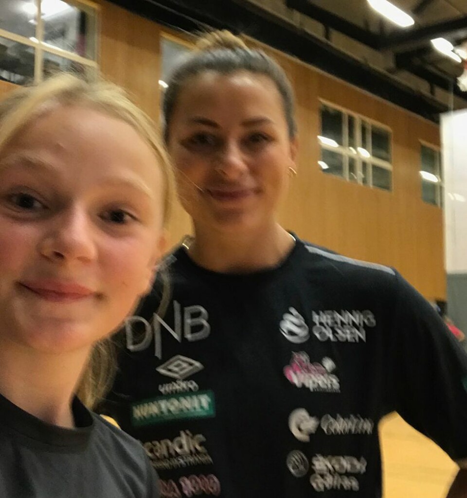 Flekkerøy-jenter storkoste seg på «Vipers Håndballskole»