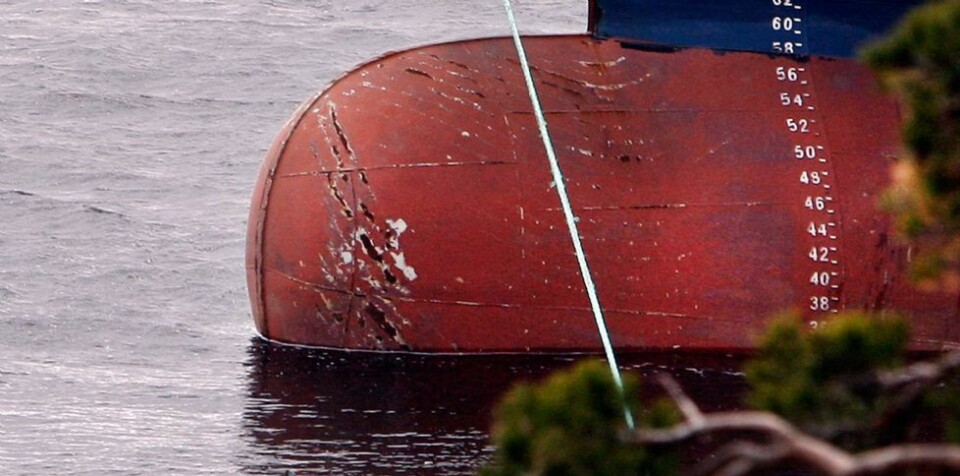 Oljelenser rundt havaristen