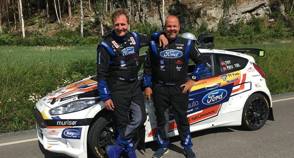 - Bilen er like hel Pål
