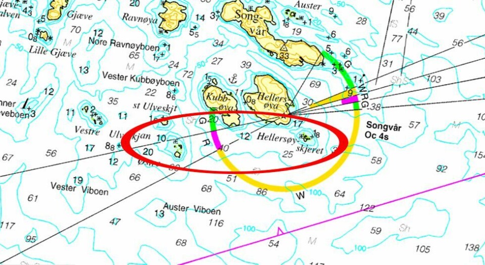 Trelast
- Lasteskipet ble bygd 1919 ved Stavanger Støberi & Dok i 1919, og målte 78,8 ganger 11,3 ganger 4,9 meter. Tonnasjen var 1.315 BRT, og skipet hadde en-sylindret trippel ekspansjon dampmaskin som gav en marsjfart på åtte knop. Da skipet gikk ned var det lastet med trelast fra Namsen og hadde kurs for Hamburg.
Artikkelen fortsetter under bildet.
Kart: Kystverket/N247 Grafisk.
- Opprinnelig het skipet «Hindøy», men ble omdøpt da hun ble kjøpt av rederiet Helmer Staubo & Co. i Kristiania i desember 1922. Senere ble hun overtatt av Albert Harloff's Rederi A/S i Bergen, som står oppført som siste eier i registrene, skriver dykking.no.
