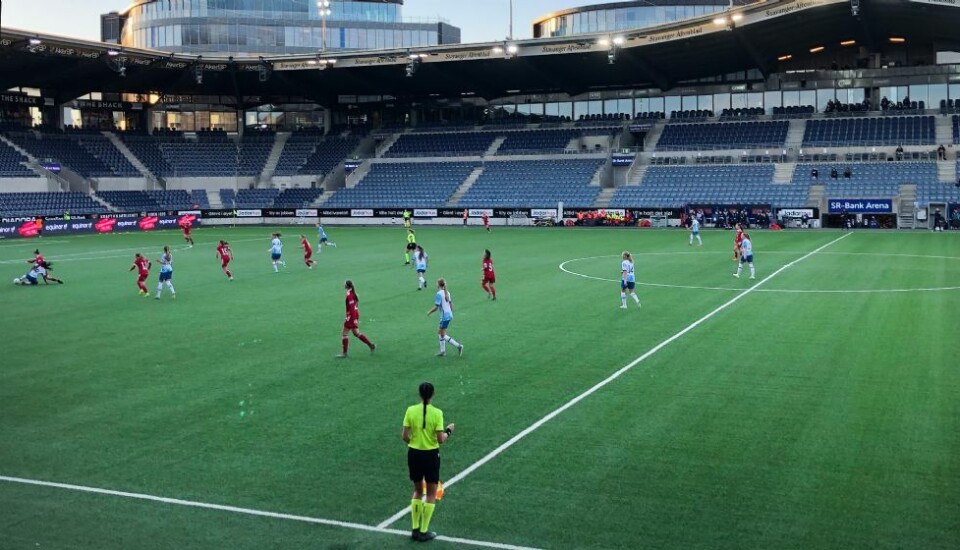 Elise fra Flekkerøy kan føre fotball-jenter til fotball EM