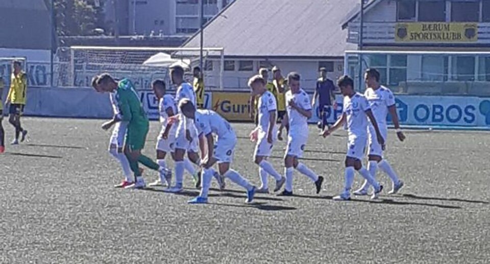 Fløy vant 2-1: Viste flest tenner og vant mot et tannløst Bærums-lag