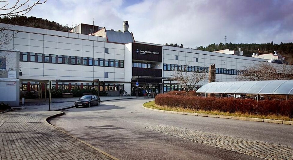 Færre innlagte, ny smitterekord