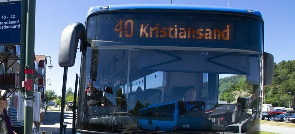 Flere politipatruljer ser etter truende busspassasjer