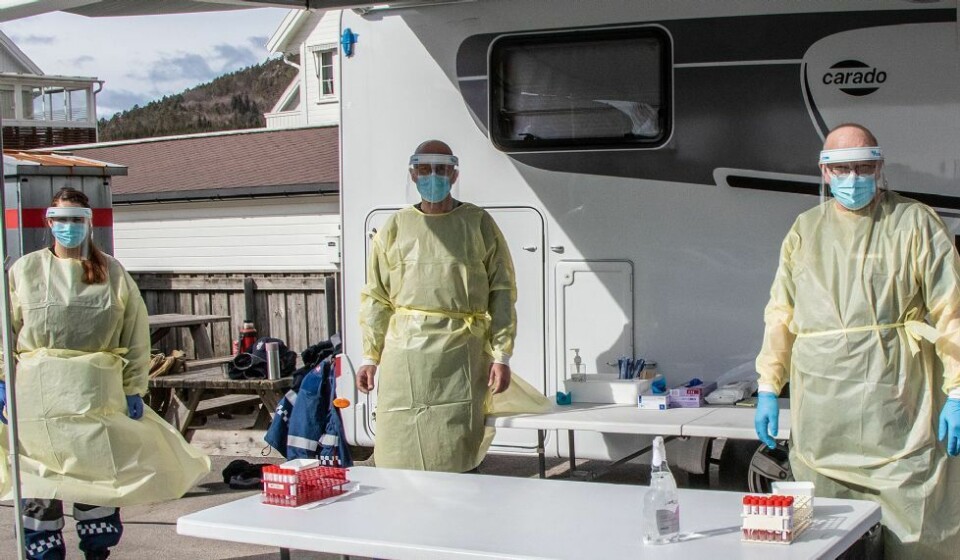 FHI: Rutinemessig test for covid-19 kan nå tas fra fremre nese (neseboret)