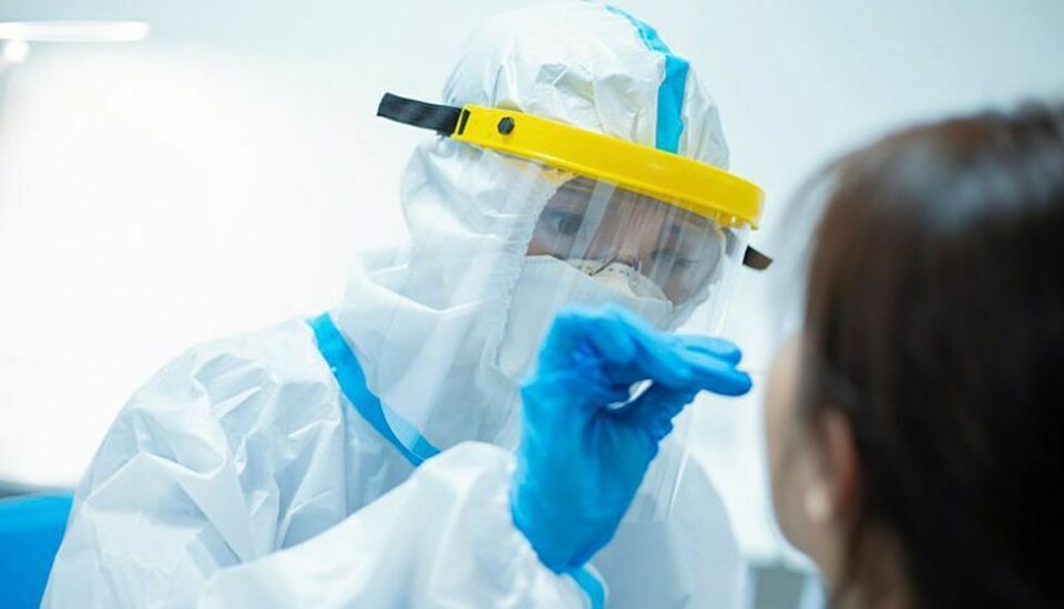 FHI: Rutinemessig test for covid-19 kan nå tas fra fremre nese (neseboret)