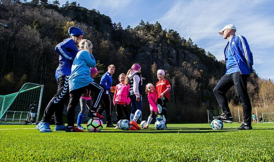 - Bli med på jentefotballens dag