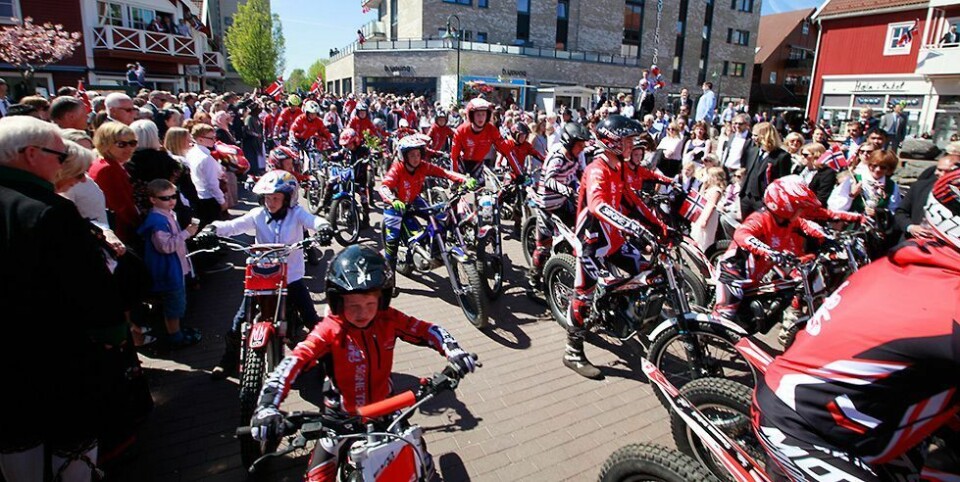 Holder på godværet 17. mai