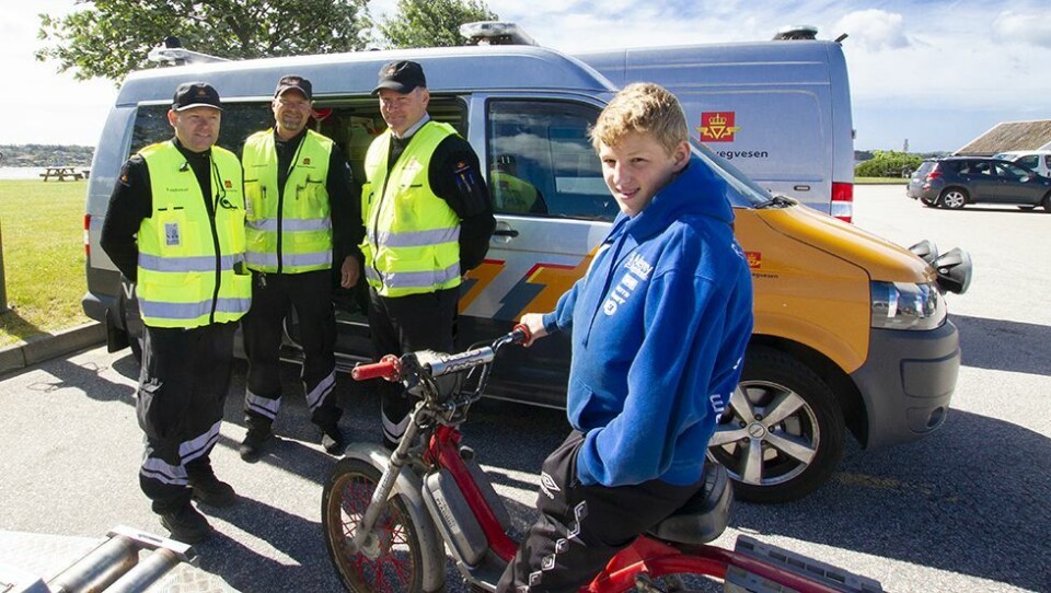 Kjøreforbud og avskilting av mopeder fortsatte tirsdag