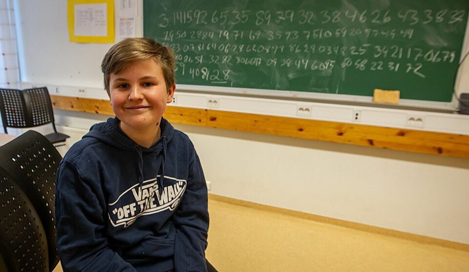 Martin (14) tar 150 desimaler på strak arm