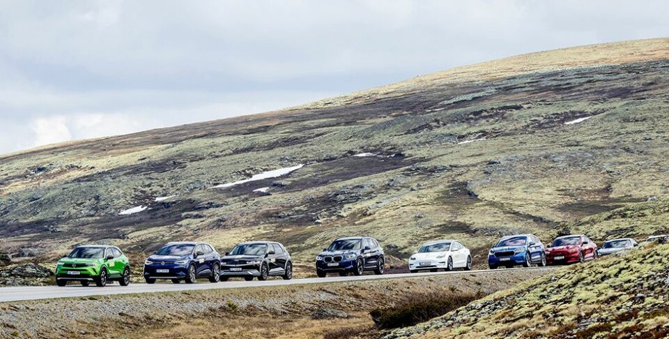 Aldri blitt solgt færre bensin- og dieselbiler