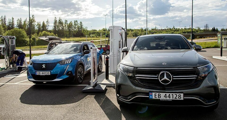 Aldri blitt solgt færre bensin- og dieselbiler