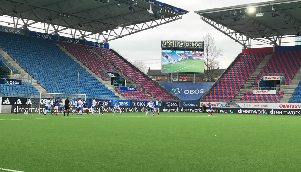 Stor arena og lite publikum da Fløy møtte Vålerenga 2 til årets første seriekamp tirsdag kveld.