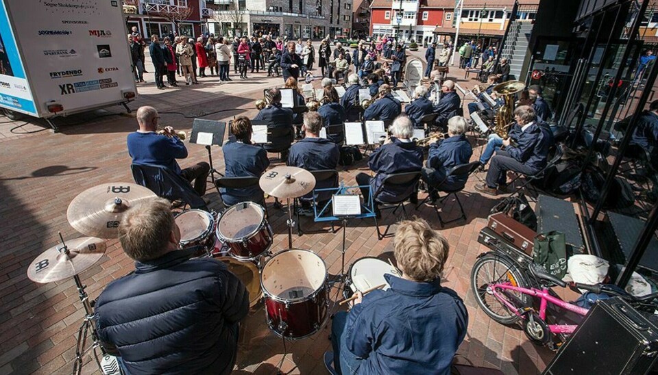 Vi i Søgne musikkorps skal ut og øve på marsjering og spilling for 17.mai-toget, skriver Siri Thorsland i meldingen.