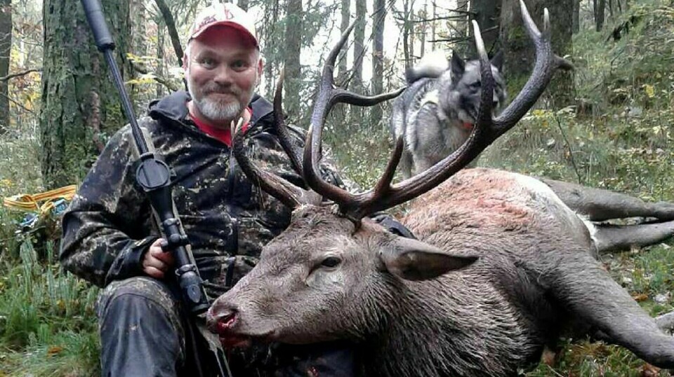 – Etter veiing viste vekta på denne bukken en slaktevekt på hele 150 kilo, sa Kurt Andersen til N247 under jakta i 2018.