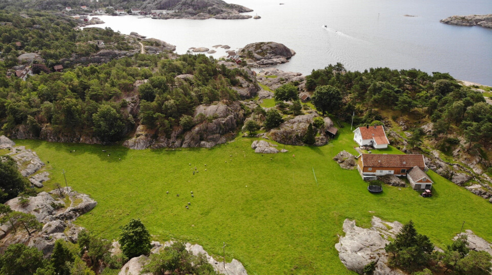 Fredheim gård ligger idyllisk til på Monsøya i Søgne.
