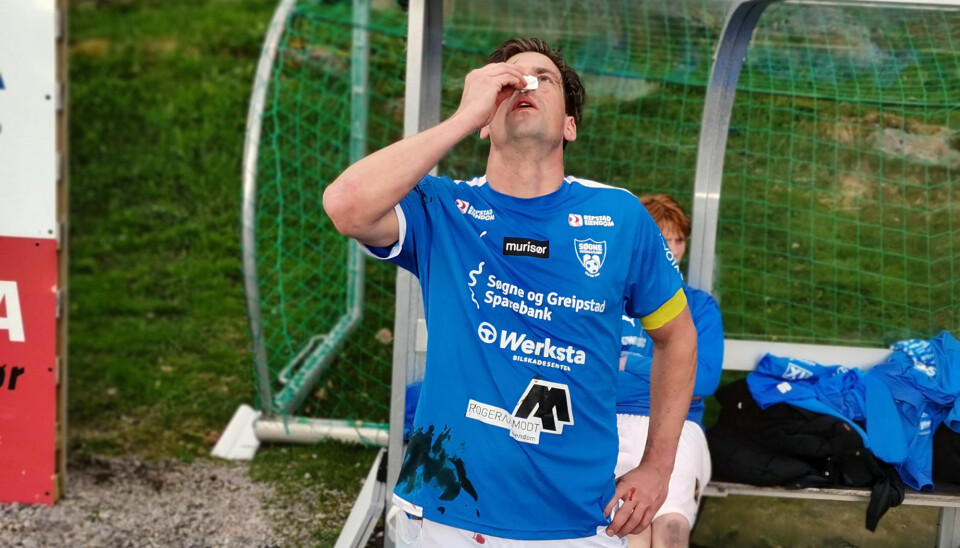 Ditlef Ueland måtte ut med en blodig nese. Ditlef Ueland måtte ut med en blodig nese.