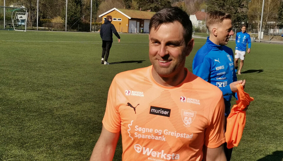 Søgne FKs «potet» Morten Dalene måtte igjen ta på seg keeper-hanskene. Søgne FKs «potet» Morten Dalene måtte igjen ta på seg keeper-hanskene.