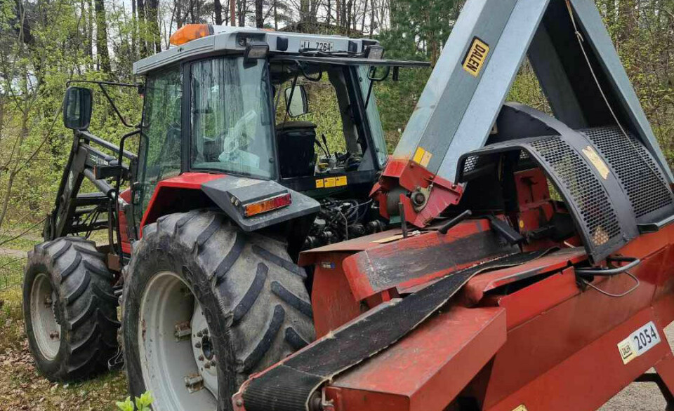 Dette er traktoren til Kjell Ausland som ble funnet vest i Søgne, få timer etter at den ble stjålet.
