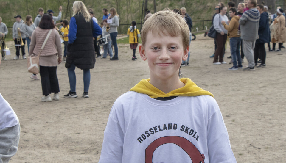 Elevrådsleder Noah fra syvende klasse var ikke i tvil om hva han mente var dagens høydepunkt. – Jeg er veldig glad i kake, og så er det veldig bra at så mange foreldre og besteforeldre har kommet til festen her i dag, var hans klare svar om hva han satte mest pris på denne mai-kvelden på Rosseland skole. Elevrådsleder Noah fra syvende klasse var ikke i tvil om hva han mente var dagens høydepunkt. – Jeg er veldig glad i kake, og så er det veldig bra at så mange foreldre og besteforeldre har kommet til festen her i dag, var hans klare svar om hva han satte mest pris på denne mai-kvelden på Rosseland skole.