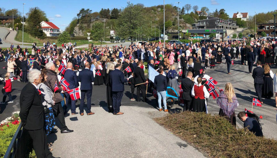 På Flekkerøy ble dagen åpnet med velkomsttale og kransenedleggelse. Programmet for Feiringen på øya finner du her.