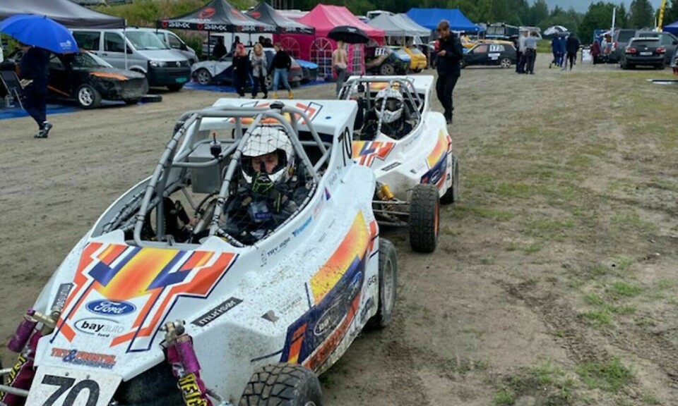 En crosskart består i hovedsak av en ramme(veltebur), motor, fire hjul, ratt, pedaler og karosseri. I Norge kjøres det Norgescup og Norgesmesterskap for crosskart. Norgescupen kjøres i 85-klassen (cm3), mens det er NM for 125, 250 og 650 klassen.