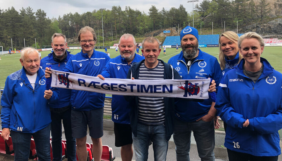 Det er ikke bare spillerne som lader opp til cupkampen mot Start. Mandag kveld hadde denne Fløy-gjengen det siste forberedende møte før det baker løs. Fra venstre Arild Nilsen, Vidar Sulland, Dagfinn Grastveit, Hugo Thoresen, Kennet Vestberg, Richard Tørressen, Kristin Grundetjern og May Baagøe Broughton. Det er ikke bare spillerne som lader opp til cupkampen mot Start. Mandag kveld hadde denne Fløy-gjengen det siste forberedende møte før det baker løs. Fra venstre Arild Nilsen, Vidar Sulland, Dagfinn Grastveit, Hugo Thoresen, Kennet Vestberg, Richard Tørressen, Kristin Grundetjern og May Baagøe Broughton.