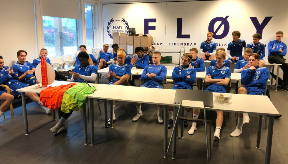 Mandag hadde Fløy-spillerne den nest siste peptalken før møte med Start. Mandag hadde Fløy-spillerne den nest siste peptalken før møte med Start.