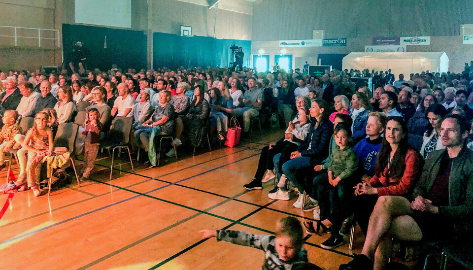 Fullsatt Flekkerøyhall søndag formiddag. Fullsatt Flekkerøyhall søndag formiddag.