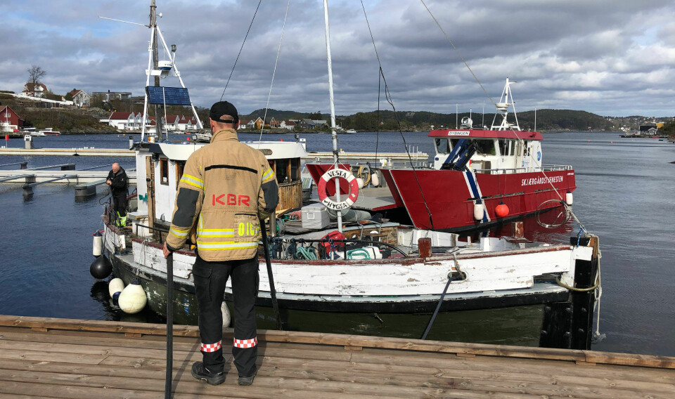 Skøyta som har ligget ulovlig i Lindebøkilen på Flekkerøy ble heist på land tidligere i mai.