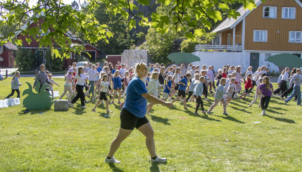 – Vi håper dere vil komme og heie på danserne våre, avrunder Pia Pettersen fra Søgne Danseklubb. – Vi håper dere vil komme og heie på danserne våre, avrunder Pia Pettersen fra Søgne Danseklubb.