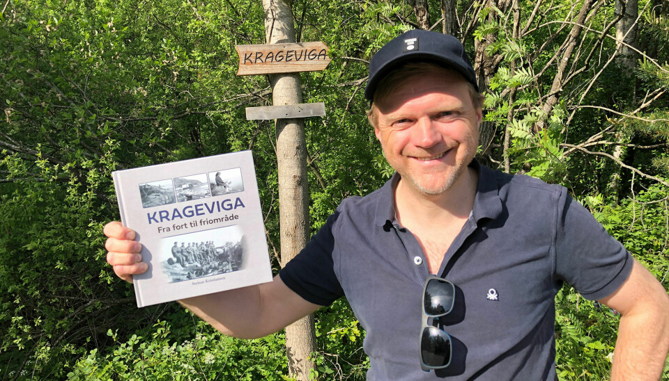 Forfatter Steinar Kristiansen har skrevet en innholdsrik bok om Krageviga, det gamle fortet som med årene ble friområde. I dag er det blitt en idyll på Østerøya, og et populært sted for turfolket.