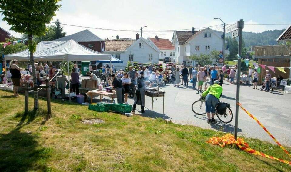 Mange besøkte sommermarkedet på Lunde i fjor, og arrangørene håper på god oppslutning også denne gang.