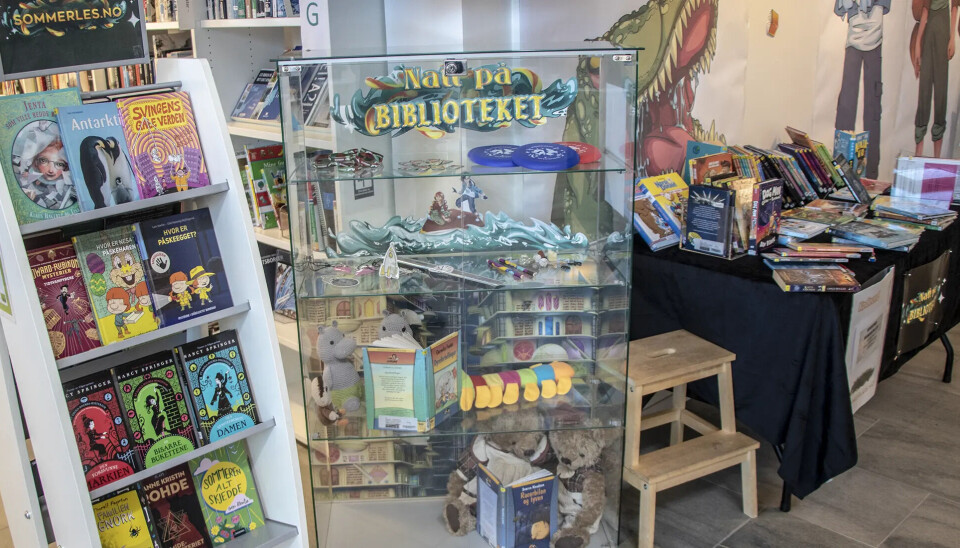 Premier for gjennomførte levels og ukentlige passord må hentes fysisk i biblioteket. Det fører til mange bibliotekbesøk av både fastboende og ferierende barn. Premier for gjennomførte levels og ukentlige passord må hentes fysisk i biblioteket. Det fører til mange bibliotekbesøk av både fastboende og ferierende barn.