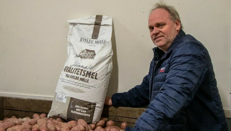 Mel fra korn dyrket på jordene i Søgne like ved TaGo som produserer lefser og lomper. Produkter Søgne-bonde Per Try leverer til årets festival. Mel fra korn dyrket på jordene i Søgne like ved TaGo som produserer lefser og lomper. Produkter Søgne-bonde Per Try leverer til årets festival.