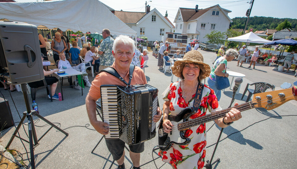 Kikki Eikaas Try og Gunnar Ormestad like før konserten på Lunde under markedet lørdag. Kikki Eikaas Try og Gunnar Ormestad like før konserten på Lunde under markedet lørdag.