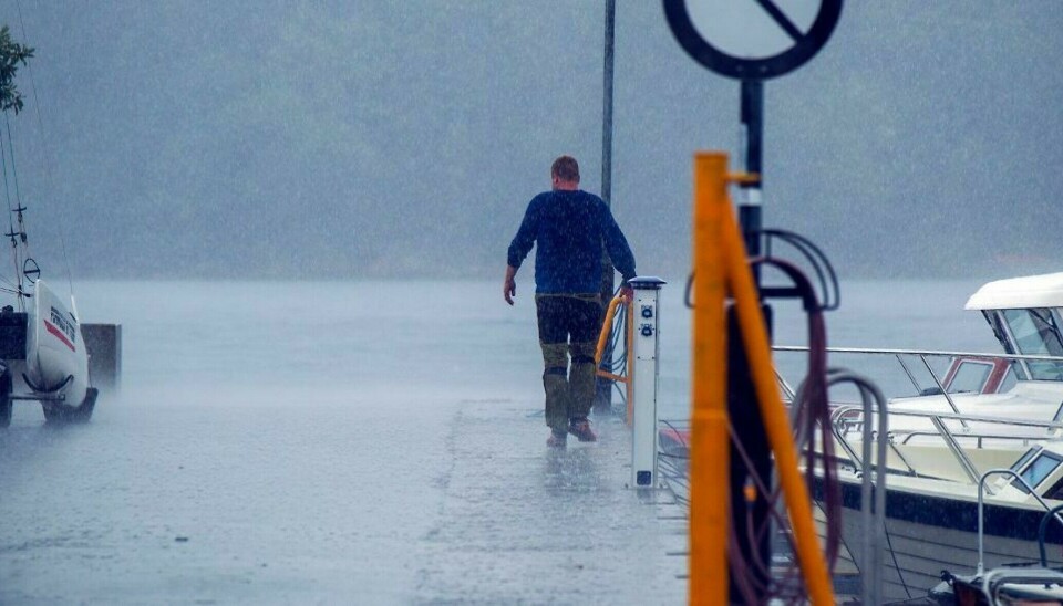 Farevarsel for styrtregn lørdag