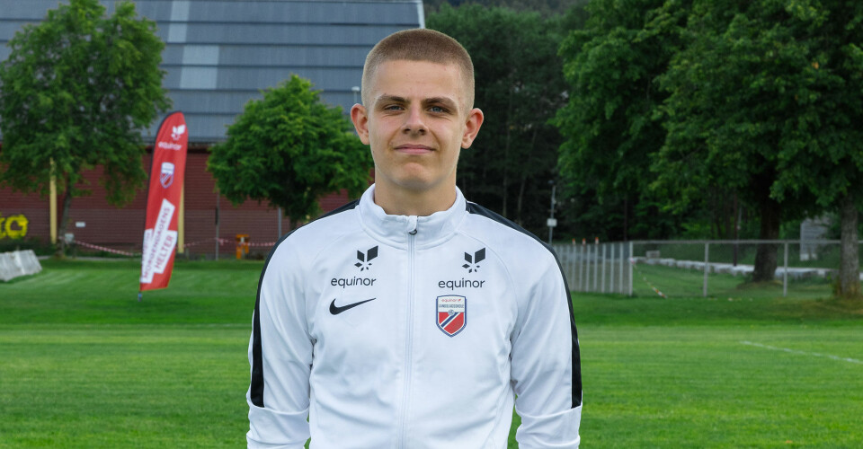 − Her på talentleiren skal jeg fokusere på å være meg selv, spille rolig og ikke stresse, sier Dennis.