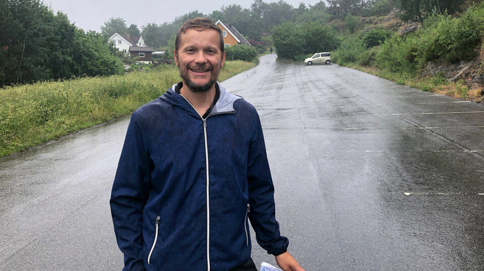 Fredrik Elvatun har laget en ny morsom sommerrebus som strekker seg fra ytterst på Østerøya, og helt ut til parkeringsplassen i Risleviga på Vesterøya.