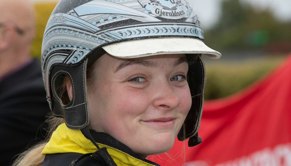 23 år gamle Sandra Svang Gjeruldsen fra Grimstad har gjennom mange år vært en betrodd assistenttrener hos Øystein Tjomsland. Mandag kveld slo hun sjefen på hjemmebane og lot gledestårene strømme.