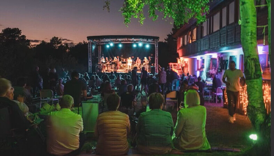 Det var fin stemning da mørket senket seg over Høyfjellet under fjorårets konsert. Det var fin stemning da mørket senket seg over Høyfjellet under fjorårets konsert.