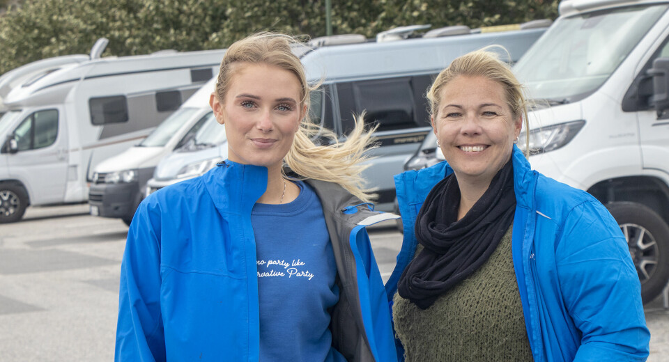 – Vi treger strengere regulering av bobilparkering, sier Siri Heimdal Knudsen og Grethe Alver.