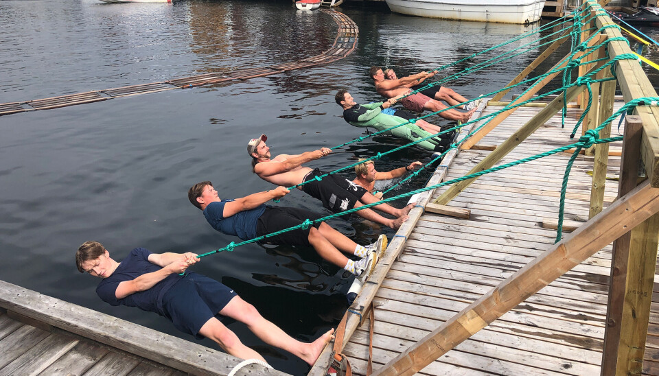 En av øvelsene gjaldt å være sistemann som havnet i sjøen. En av øvelsene gjaldt å være sistemann som havnet i sjøen.
