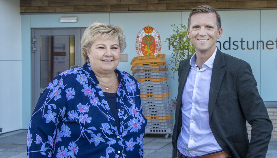 Partileder Erna Solberg hadde følge av Høyres ordførerkandidat Mathias Bernander og lokale partikolleger under besøket i Søgne onsdag. Partileder Erna Solberg hadde følge av Høyres ordførerkandidat Mathias Bernander og lokale partikolleger under besøket i Søgne onsdag.