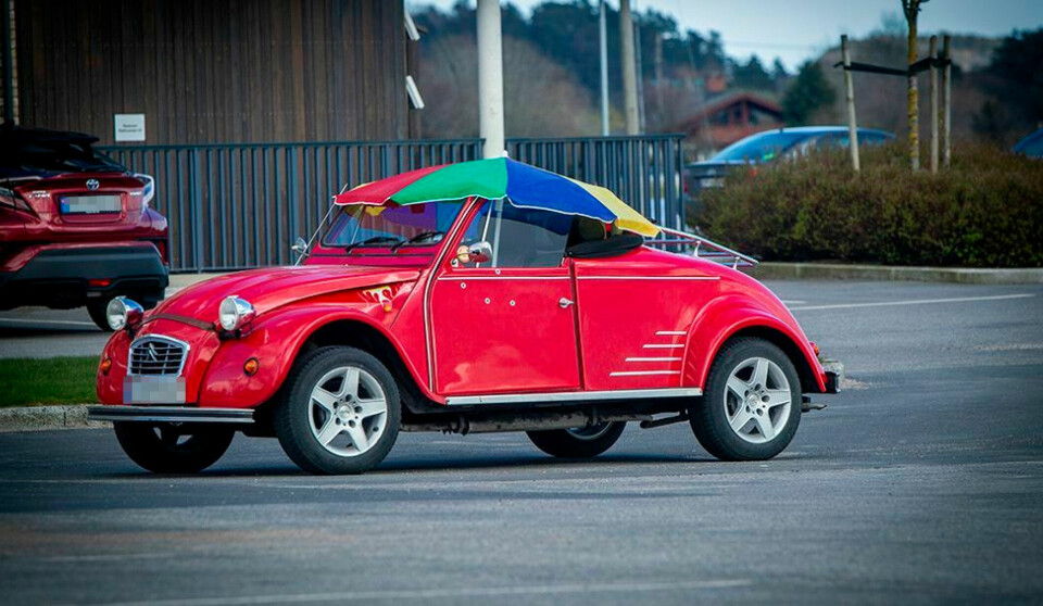 Lørdag kan det være lurt å lukke vinduene dersom bilen står parkert utendørs.