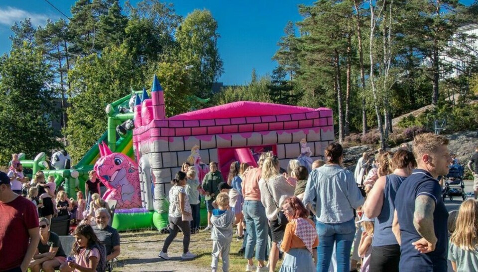 Det blir hoppeslott under Vedderheiakonserten i år også. Det blir hoppeslott under Vedderheiakonserten i år også.
