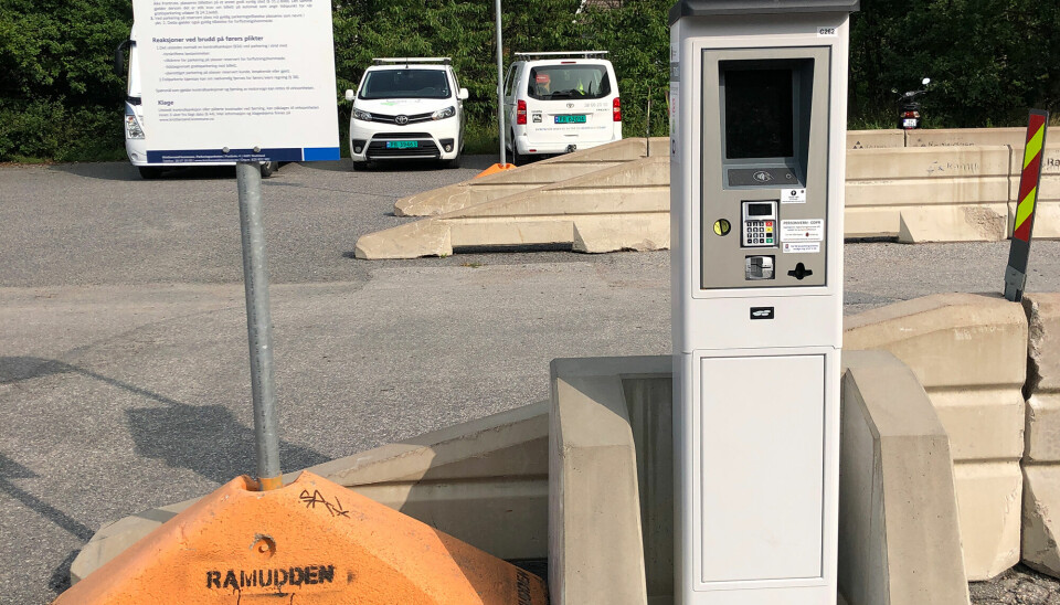 Den nye parkeringsautomaten ved Vågsbygd kirke.