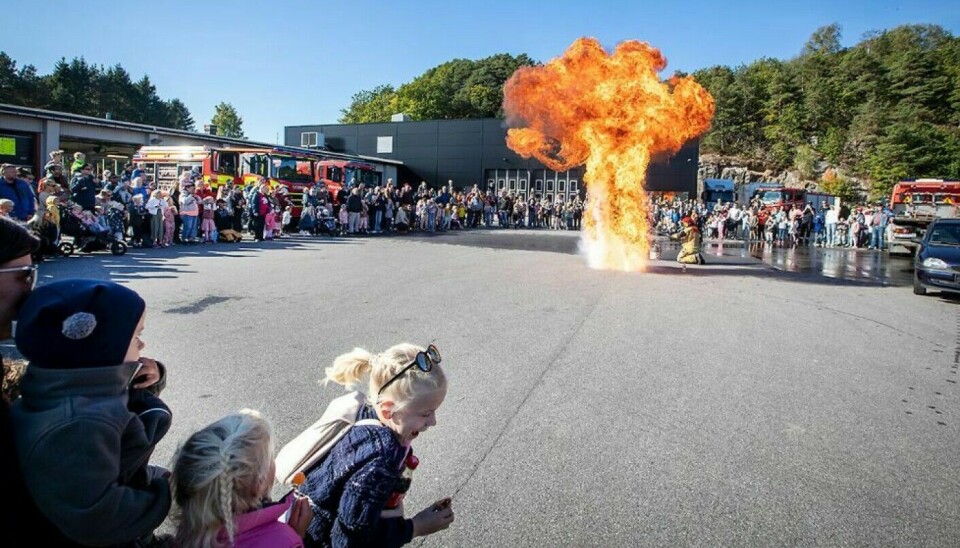 Frityrgryte i brann er et spektakulært syn så lenge det foregår i kontrollerte former.