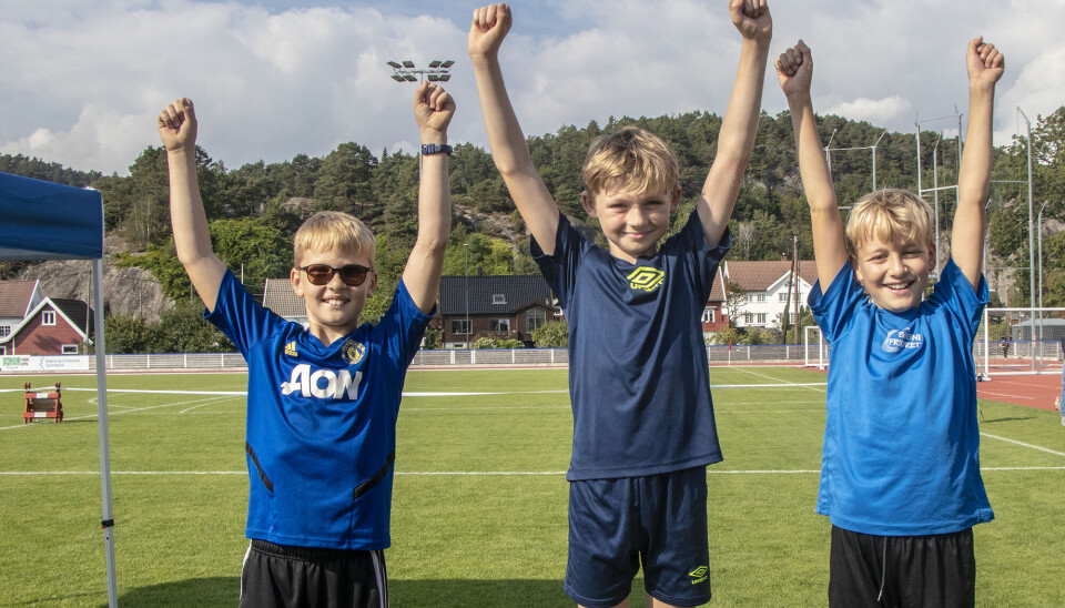 Tre ivrige 11-åringer fra Søgne friidrett. Daniel, Oliwier og Sondre løper 600 meter. I dag stiller de i stafetten som avslutter Søgnelekene. Tre ivrige 11-åringer fra Søgne friidrett. Daniel, Oliwier og Sondre løper 600 meter. I dag stiller de i stafetten som avslutter Søgnelekene.